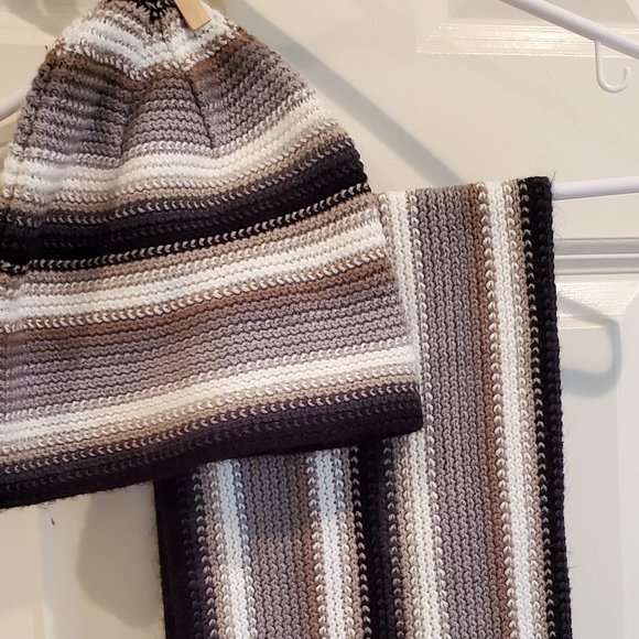 Striped  Joe Boxer Hat and Scarf Set - Picture 3 of 5